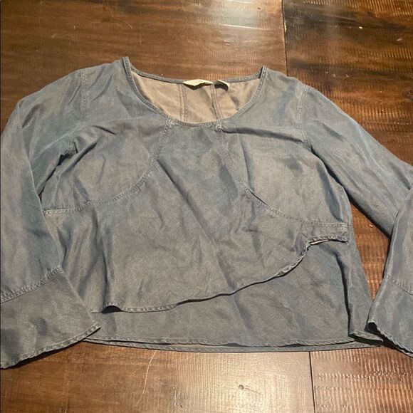 J.Jill Chambray Top Bell sleeves Size Medium Petite - Picture 1 of 5